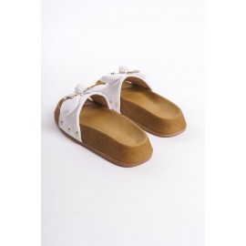 DILA Kalın ve Ortopedik Taban Ayıcıklı Saten Kadın Terlik KT Beyaz