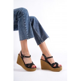 SOFIA Tokalı Lastikli Dolgu Topuklu Ortopedik Taban Hasır Görünümlü Kadın Sandalet KT Siyah